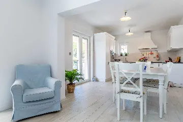 House in Pinezići with Private Pool for 6