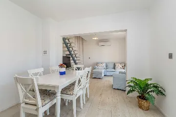 House in Pinezići with Private Pool for 6