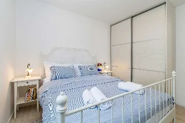 House in Pinezići with Private Pool for 6