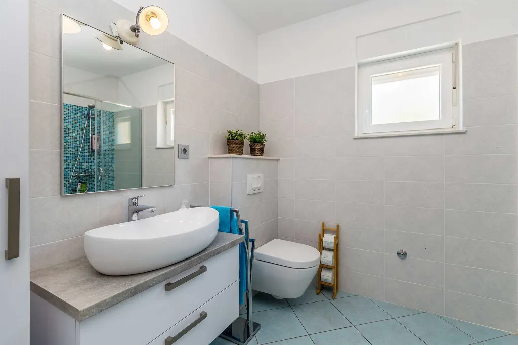 House in Pinezići with Private Pool for 6