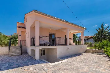 House in Pinezići with Private Pool for 6