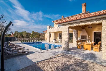 3-Bedroom Villa with Private Pool in Pinezići
