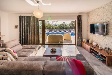 3-Bedroom Villa with Private Pool in Pinezići