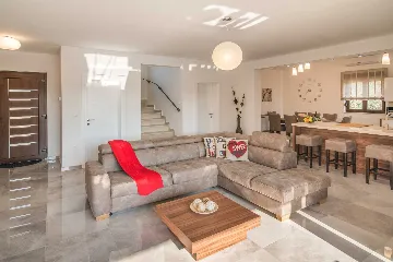 3-Bedroom Villa with Private Pool in Pinezići