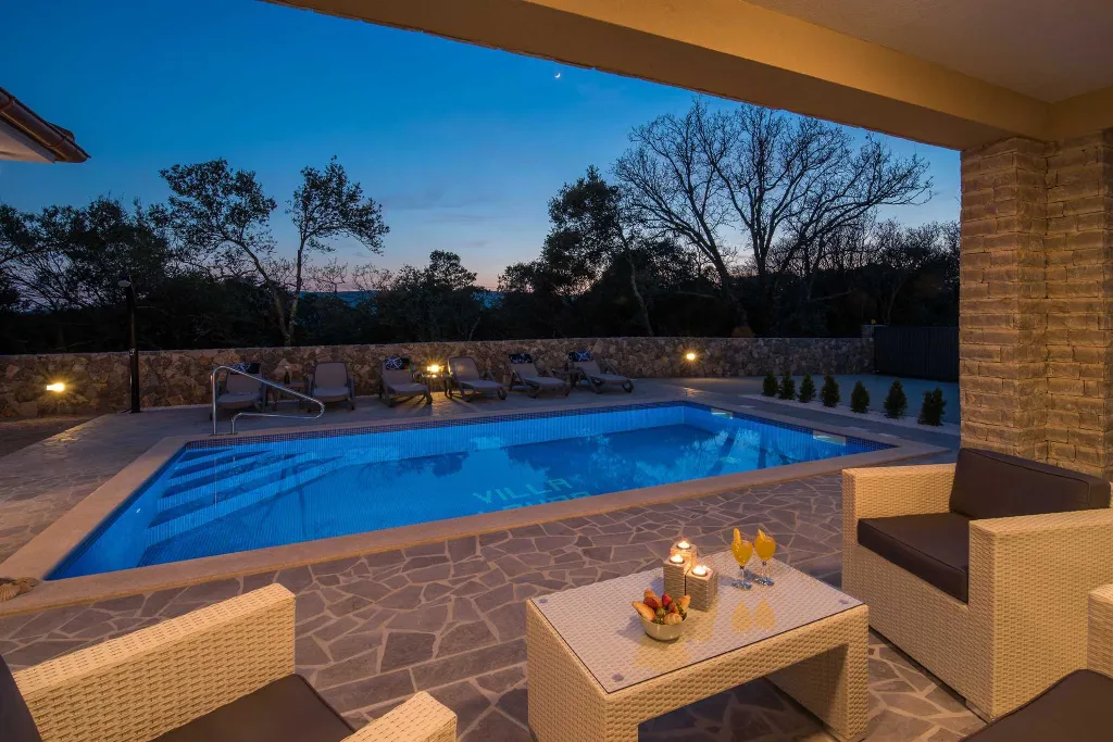 3-Bedroom Villa with Private Pool in Pinezići
