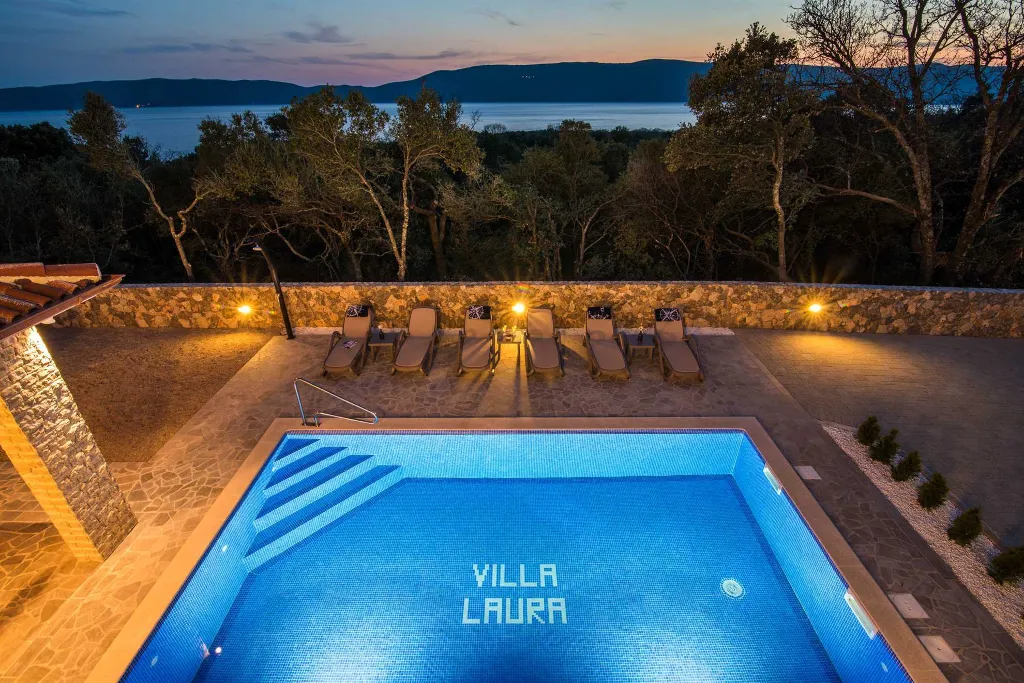 3-Bedroom Villa with Private Pool in Pinezići