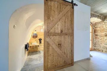 Rustic Villa in Gostinjac for Up to 6 Guests