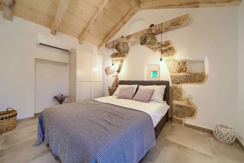 Rustic Villa in Gostinjac for Up to 6 Guests