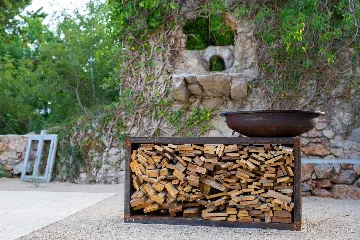 Rustic Villa in Gostinjac for Up to 6 Guests