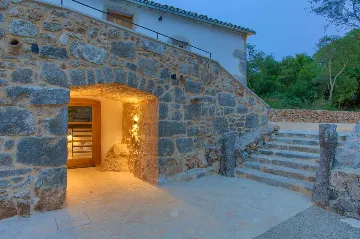 Rustic Villa in Gostinjac for Up to 6 Guests
