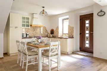 Milohnići House for Up to 8 with Heated Pool