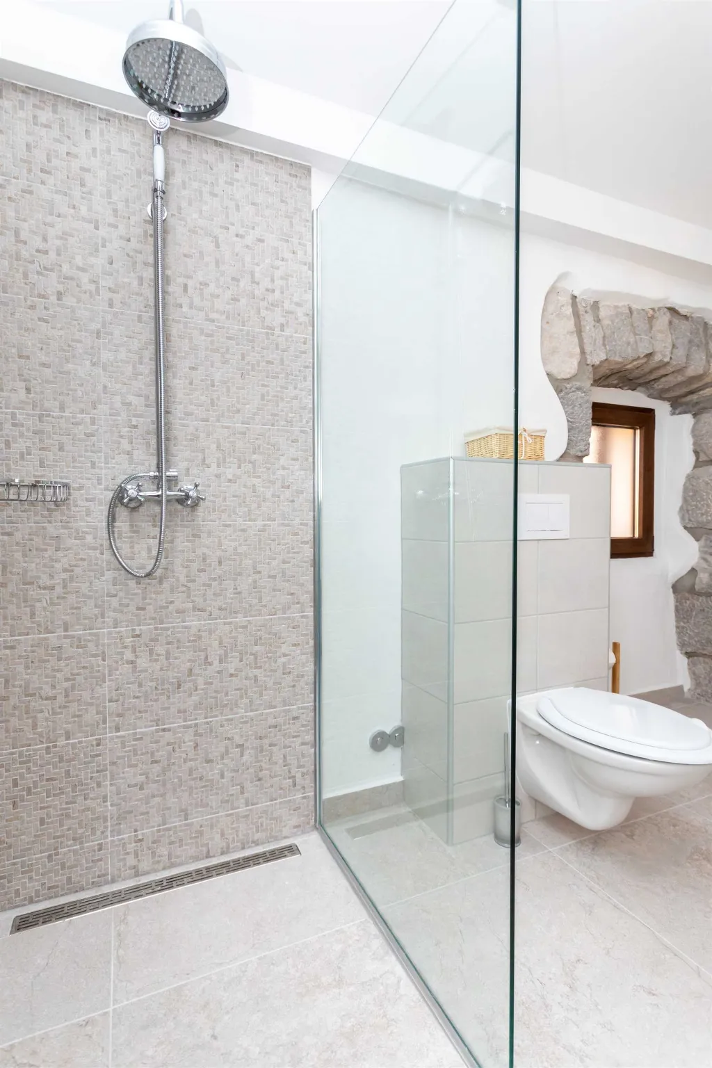 Milohnići House for Up to 8 with Heated Pool