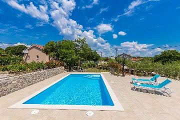 House in Žgaljići for 4 Guests with Private Pool
