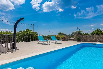 House in Žgaljići for 4 Guests with Private Pool