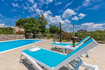 House in Žgaljići for 4 Guests with Private Pool