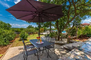 House in Žgaljići for 4 Guests with Private Pool