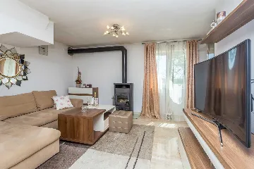 House in Žgaljići for 4 Guests with Private Pool
