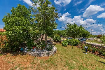 House in Žgaljići for 4 Guests with Private Pool