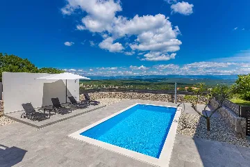 Two-Bedroom House with Private Pool in Vrh