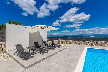 Two-Bedroom House with Private Pool in Vrh