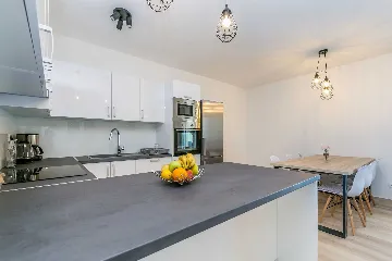 Two-Bedroom House with Private Pool in Vrh