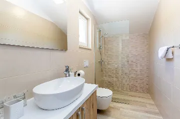 Two-Bedroom House with Private Pool in Vrh