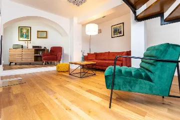 Renovated Rustic House in Milohnići for 6