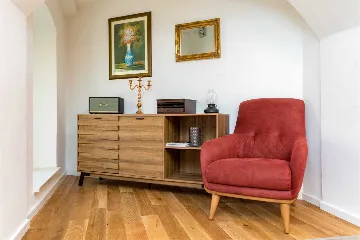 Renovated Rustic House in Milohnići for 6