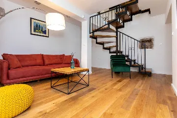 Renovated Rustic House in Milohnići for 6