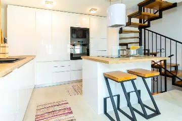 Renovated Rustic House in Milohnići for 6