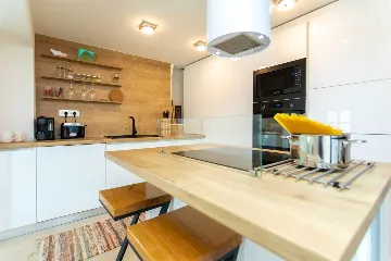 Renovated Rustic House in Milohnići for 6