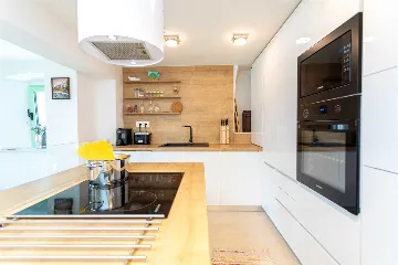 Renovated Rustic House in Milohnići for 6