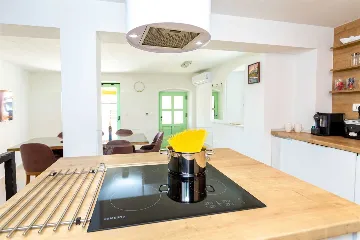 Renovated Rustic House in Milohnići for 6