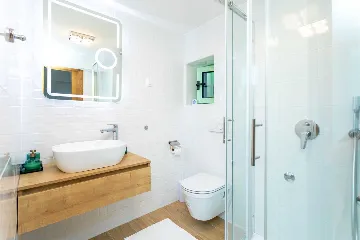 Renovated Rustic House in Milohnići for 6