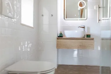 Renovated Rustic House in Milohnići for 6