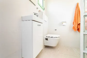 Renovated Rustic House in Milohnići for 6