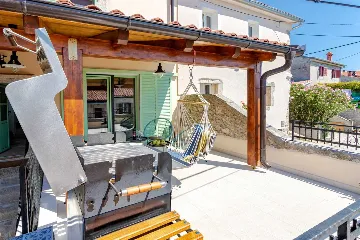 Renovated Rustic House in Milohnići for 6