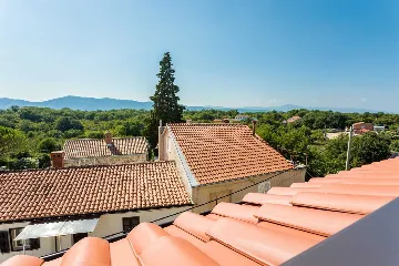 Renovated Rustic House in Milohnići for 6