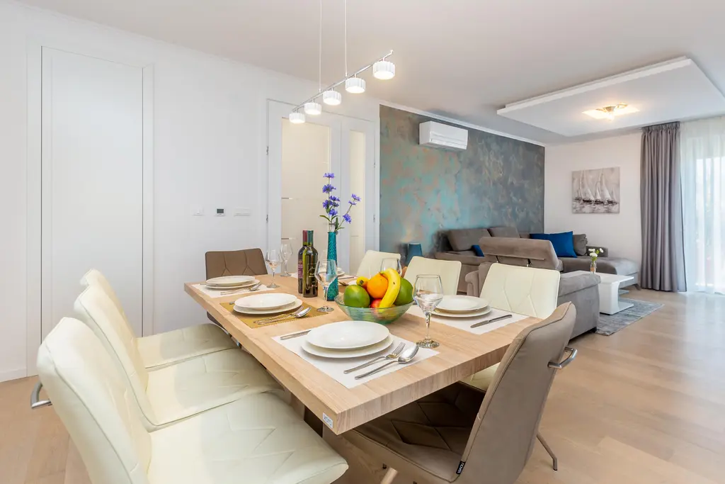 Malinska 4-Bedroom Villa with Sauna, Pool & Jacuzzi