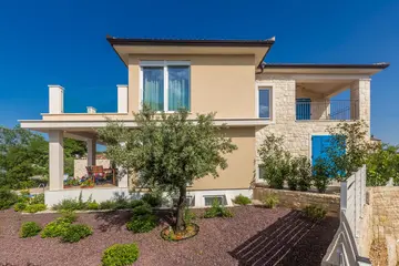 Malinska 4-Bedroom Villa with Sauna, Pool & Jacuzzi