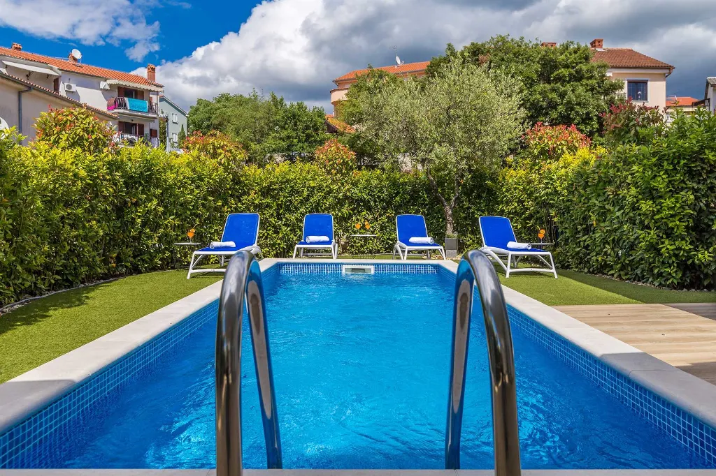 Villa in Malinska for 6 with Heated Pool