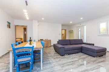 3-Bedroom House in Gabonjin with Private Pool