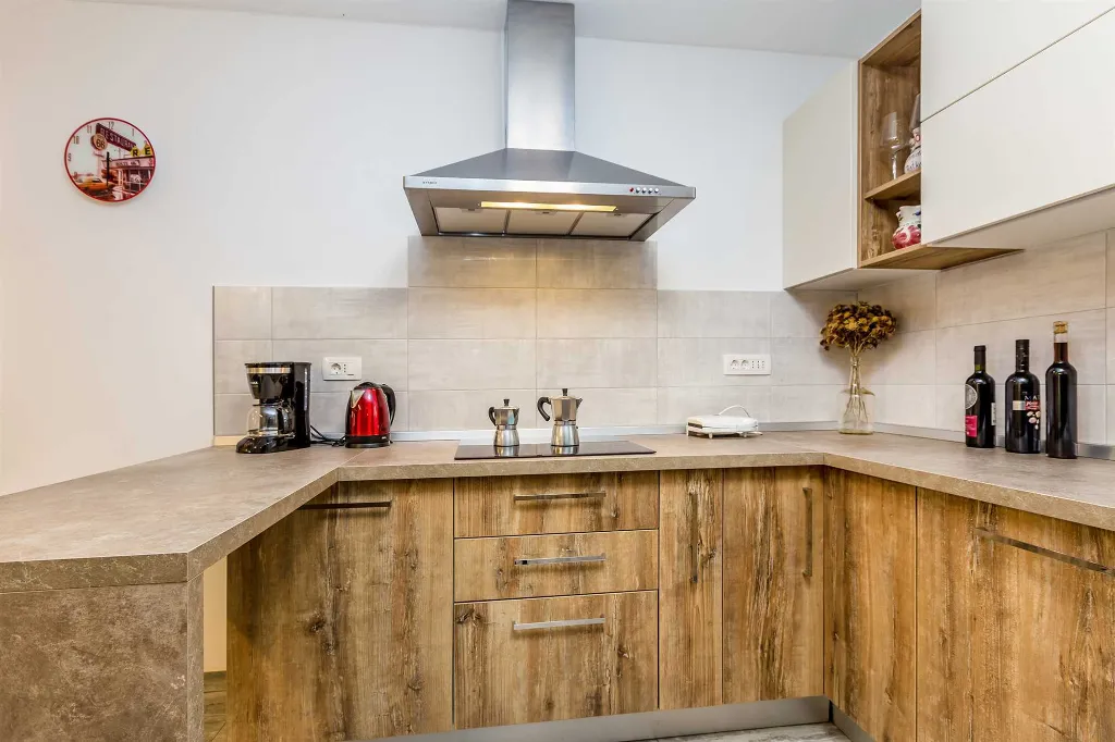 3-Bedroom House in Gabonjin with Private Pool
