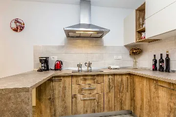 3-Bedroom House in Gabonjin with Private Pool