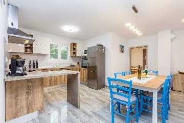 3-Bedroom House in Gabonjin with Private Pool