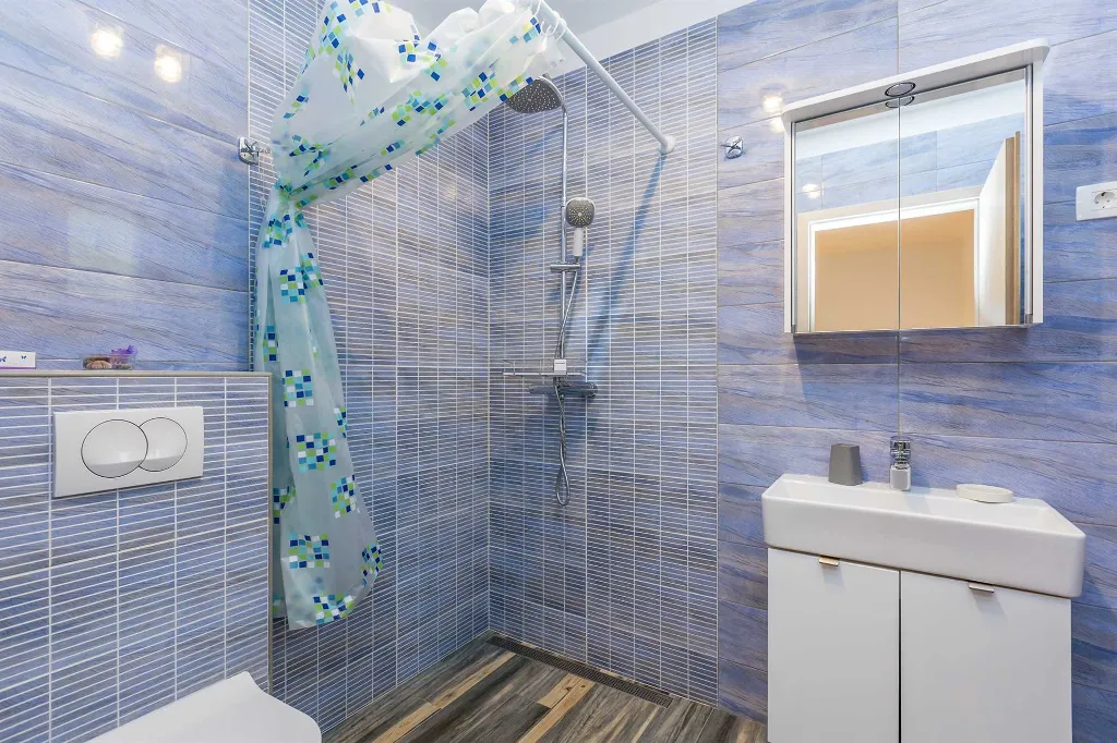 3-Bedroom House in Gabonjin with Private Pool
