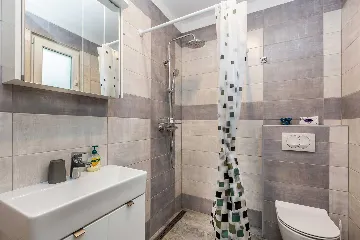 3-Bedroom House in Gabonjin with Private Pool