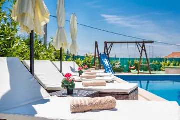 3-Bedroom Villa with Indoor & Outdoor Pool in Kras