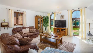 3-Bedroom Villa with Indoor & Outdoor Pool in Kras