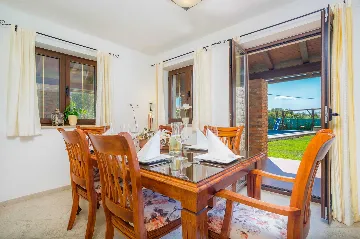 3-Bedroom Villa with Indoor & Outdoor Pool in Kras